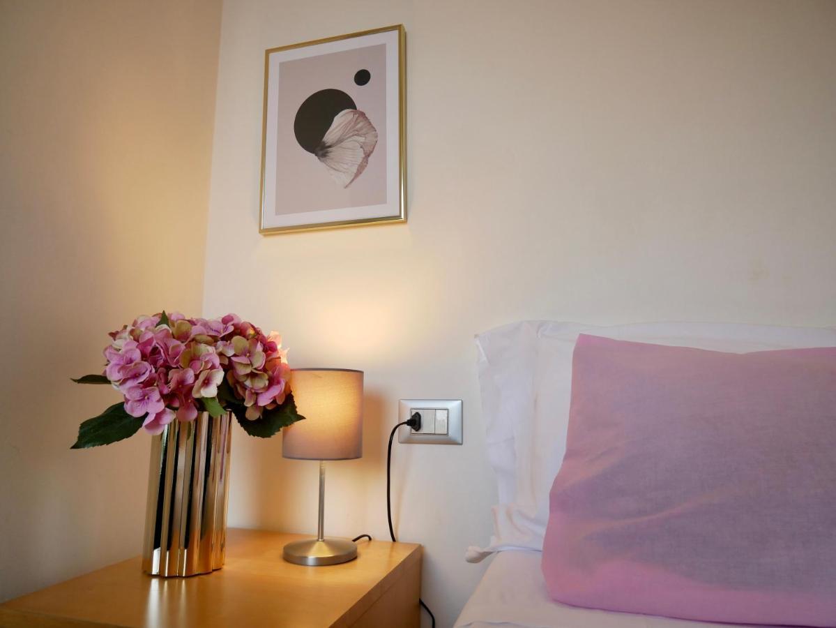Diadema Pink - Immobili E Soluzioni Rent Apartment Бергамо Екстериор снимка